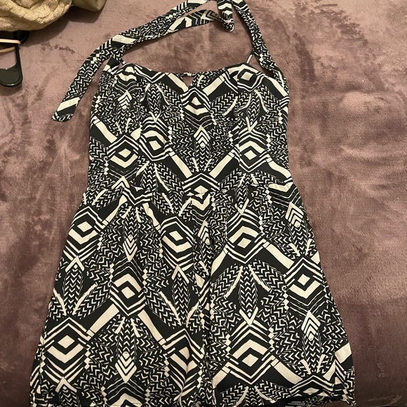 Romper - Picture 2 of 3
